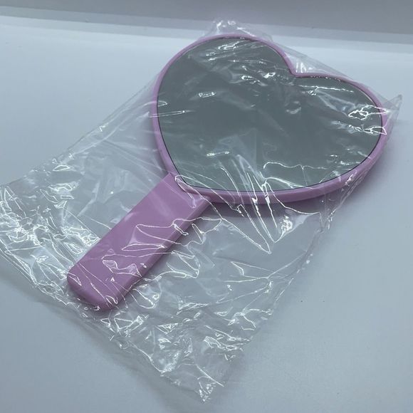 NWT Pink Heart Shaped Hand Held Mirror - Picture 6 of 6